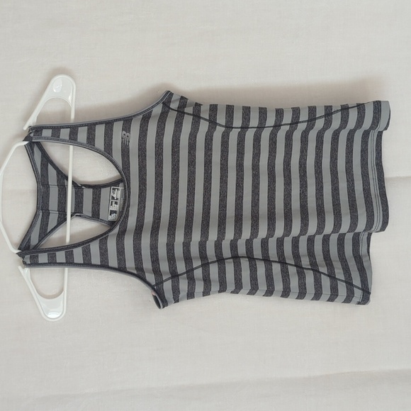 🍉 New Balance Grey Stripe Racerback Active wear Workout Tank Size Medium - Picture 1 of 6